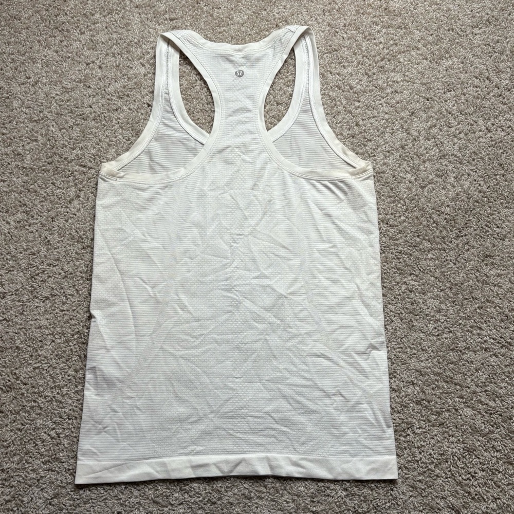 Lululemon Swiftly Tech Racerback 2.0 - Picture 2 of 5